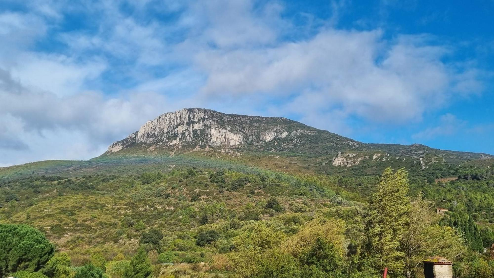 Gite De La Confluence Padern Exterior foto